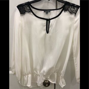 Creme blouse